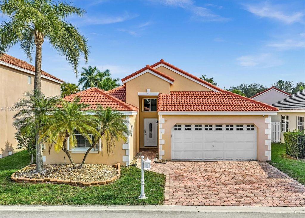 255 Somerset Way, Weston, FL 33326