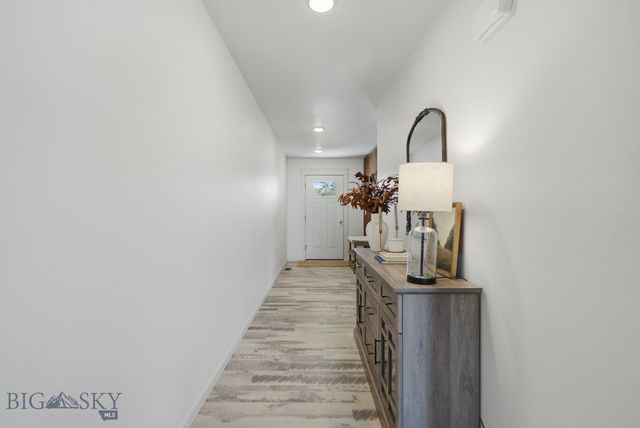 1704 Shelby Avenue, Belgrade, MT 59714