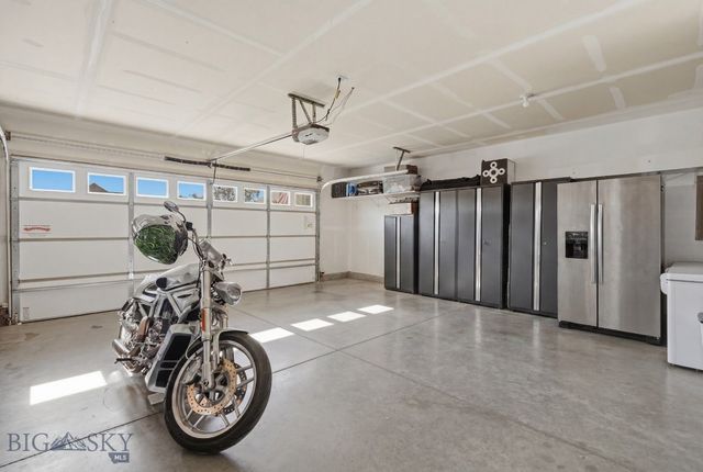 1704 Shelby Avenue, Belgrade, MT 59714