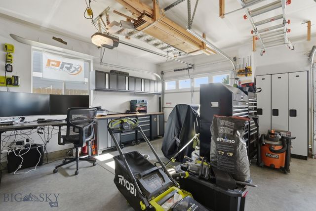 1704 Shelby Avenue, Belgrade, MT 59714
