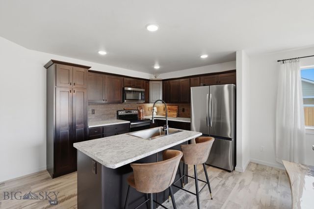 1704 Shelby Avenue, Belgrade, MT 59714