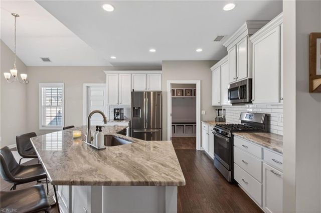 1844 Carrera RDG, Chesapeake, VA 23320