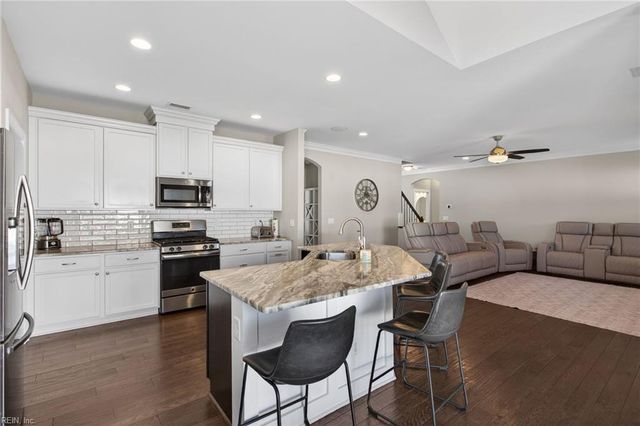 1844 Carrera RDG, Chesapeake, VA 23320