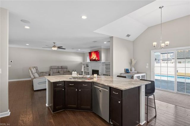 1844 Carrera RDG, Chesapeake, VA 23320