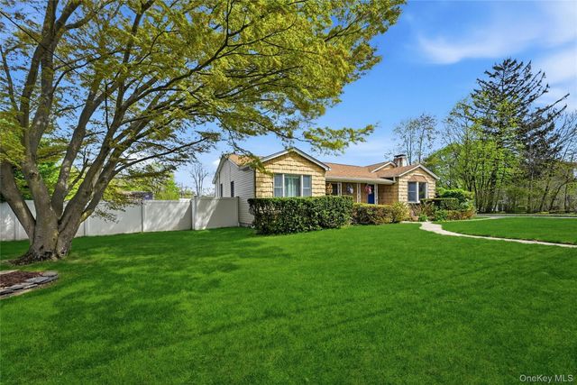 27 Halsey Street, Islandia, NY 11749