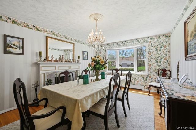 27 Halsey Street, Islandia, NY 11749