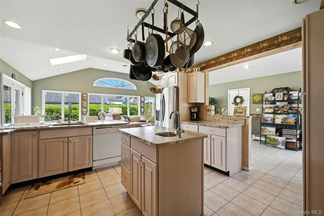 27 Halsey Street, Islandia, NY 11749