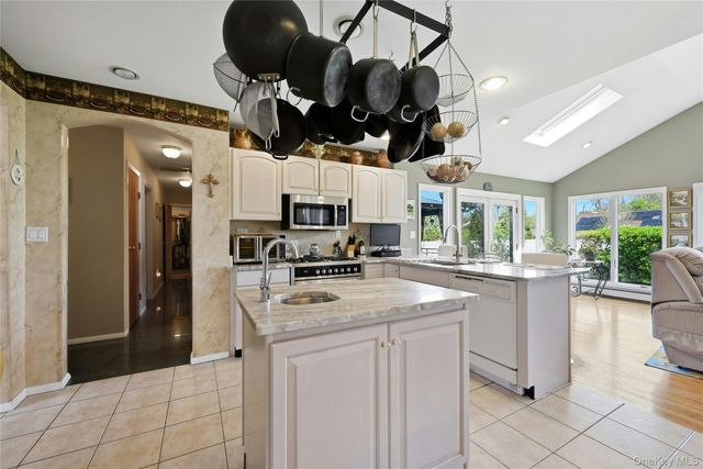 27 Halsey Street, Islandia, NY 11749