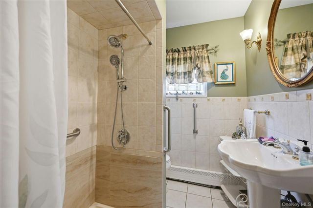 27 Halsey Street, Islandia, NY 11749