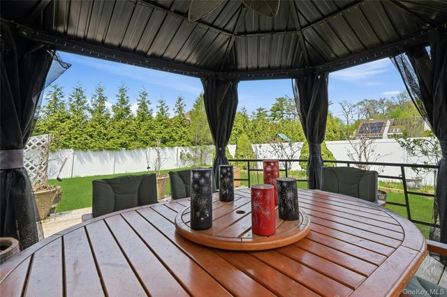 27 Halsey Street, Islandia, NY 11749