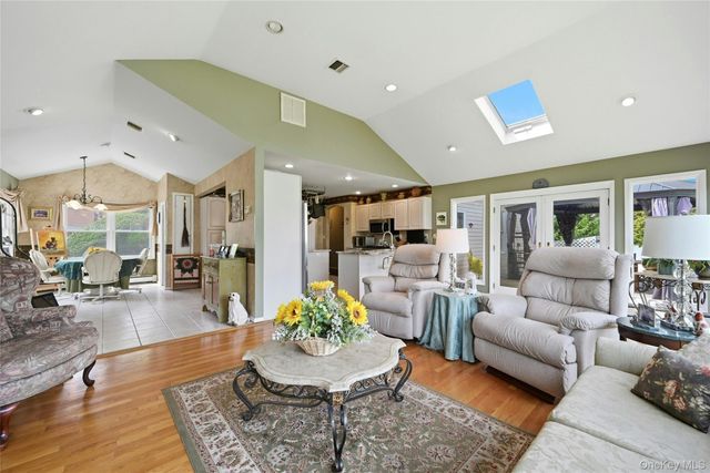 27 Halsey Street, Islandia, NY 11749