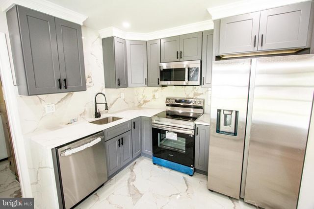 7928 RUSSELL RD, Alexandria, VA 22309
