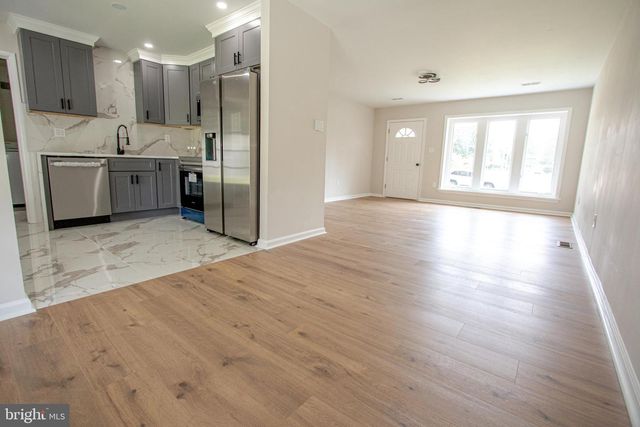 7928 RUSSELL RD, Alexandria, VA 22309