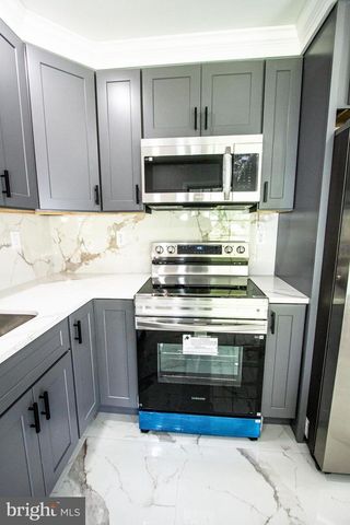 7928 RUSSELL RD, Alexandria, VA 22309