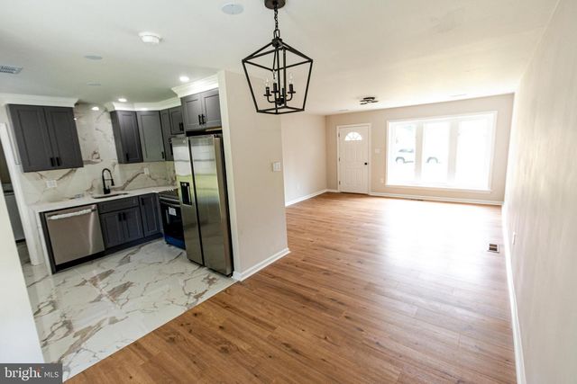 7928 RUSSELL RD, Alexandria, VA 22309