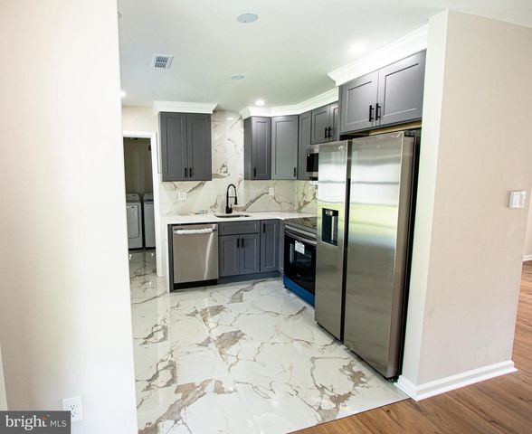 7928 RUSSELL RD, Alexandria, VA 22309