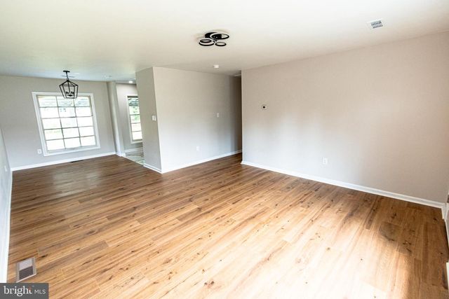 7928 RUSSELL RD, Alexandria, VA 22309