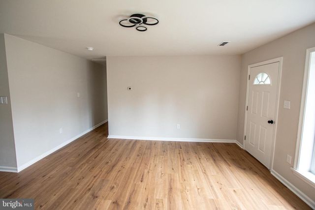 7928 RUSSELL RD, Alexandria, VA 22309
