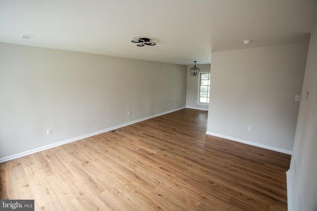 7928 RUSSELL RD, Alexandria, VA 22309
