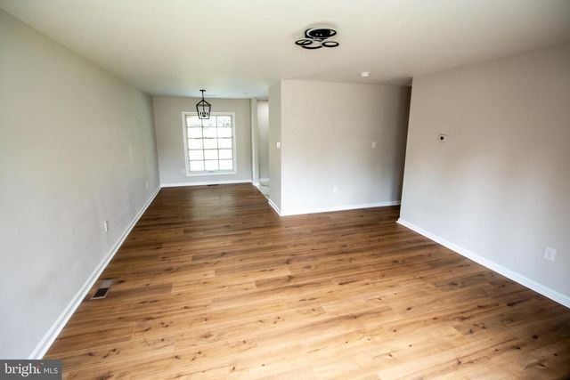 7928 RUSSELL RD, Alexandria, VA 22309