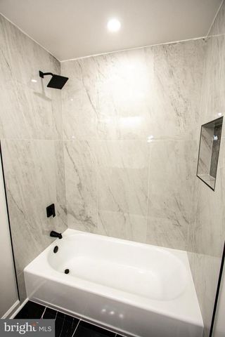 7928 RUSSELL RD, Alexandria, VA 22309