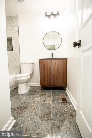7928 RUSSELL RD, Alexandria, VA 22309