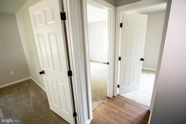 7928 RUSSELL RD, Alexandria, VA 22309