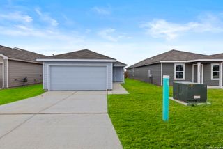 12619 Kathleen St, St Hedwig, TX 78152