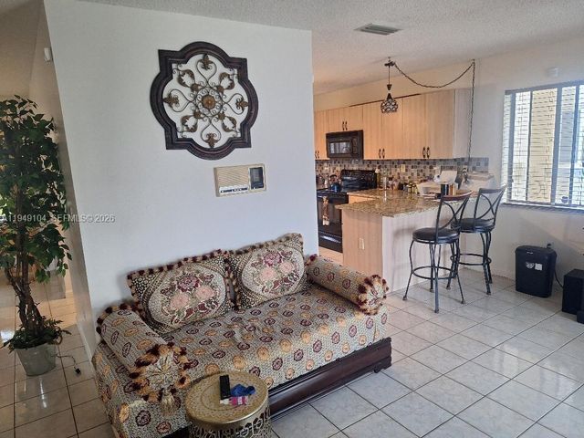 1500 SW 98th Ave, Pembroke Pines, FL 33025