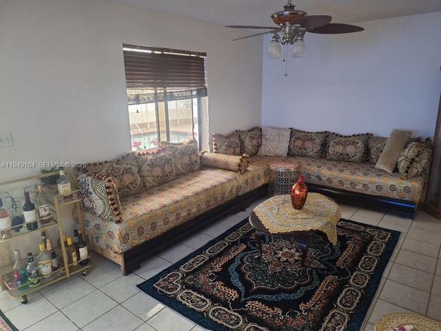 1500 SW 98th Ave, Pembroke Pines, FL 33025