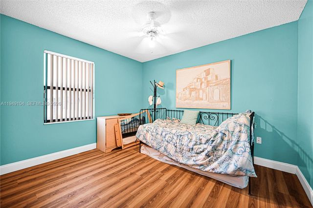 1500 SW 98th Ave, Pembroke Pines, FL 33025