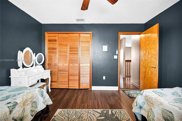 1500 SW 98th Ave, Pembroke Pines, FL 33025