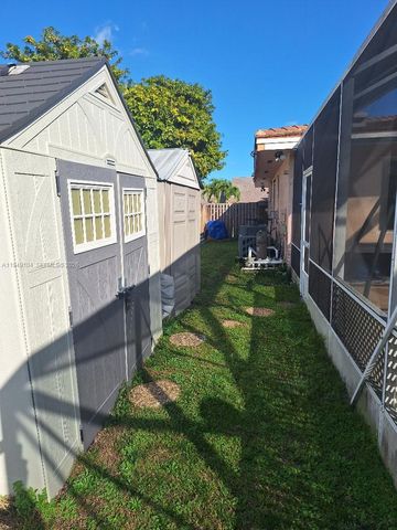 1500 SW 98th Ave, Pembroke Pines, FL 33025