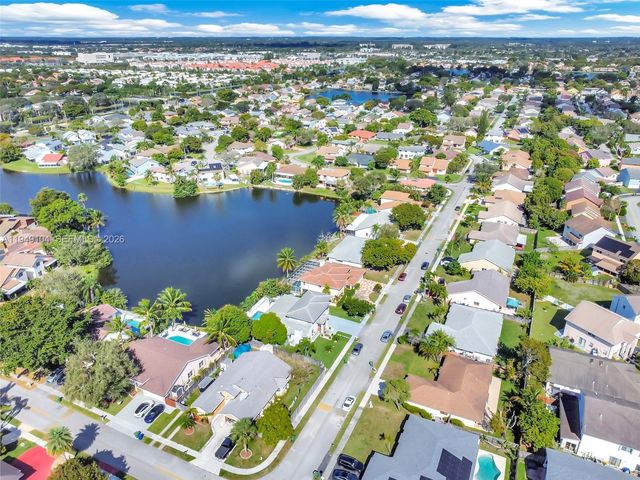 1500 SW 98th Ave, Pembroke Pines, FL 33025