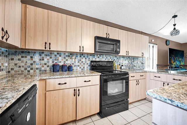 1500 SW 98th Ave, Pembroke Pines, FL 33025