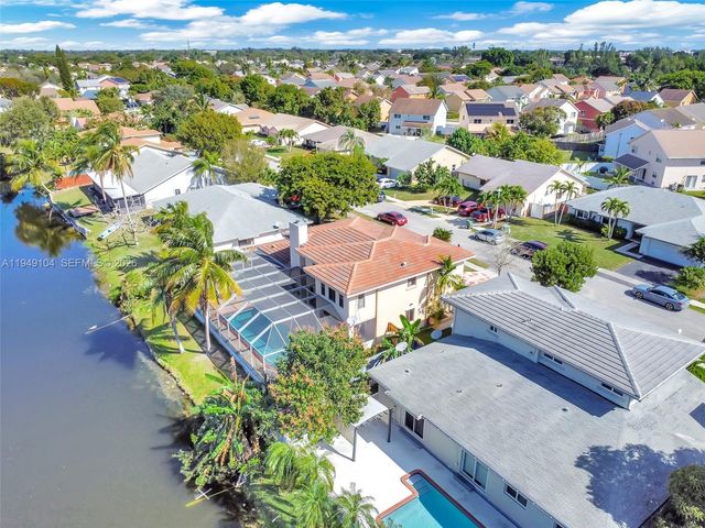 1500 SW 98th Ave, Pembroke Pines, FL 33025