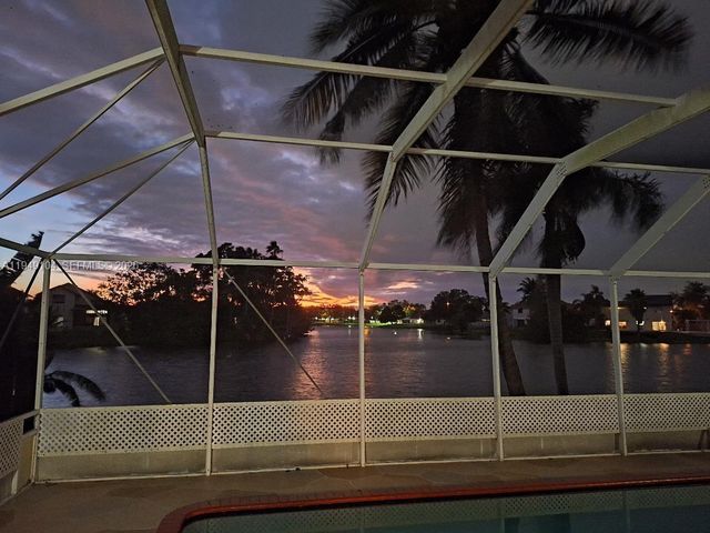 1500 SW 98th Ave, Pembroke Pines, FL 33025