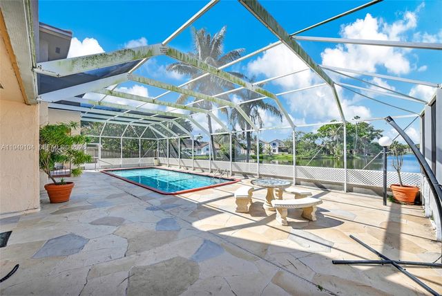 1500 SW 98th Ave, Pembroke Pines, FL 33025