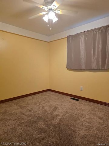 38114 Walnut Street, Romulus, MI 48174