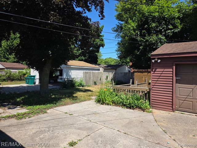 38114 Walnut Street, Romulus, MI 48174