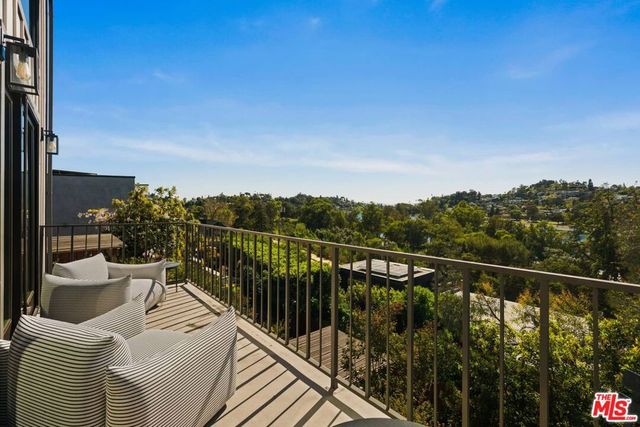 2485 Lindsay Lane, Los Angeles, CA 90039