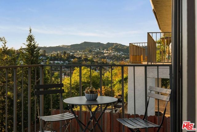 2485 Lindsay Lane, Los Angeles, CA 90039