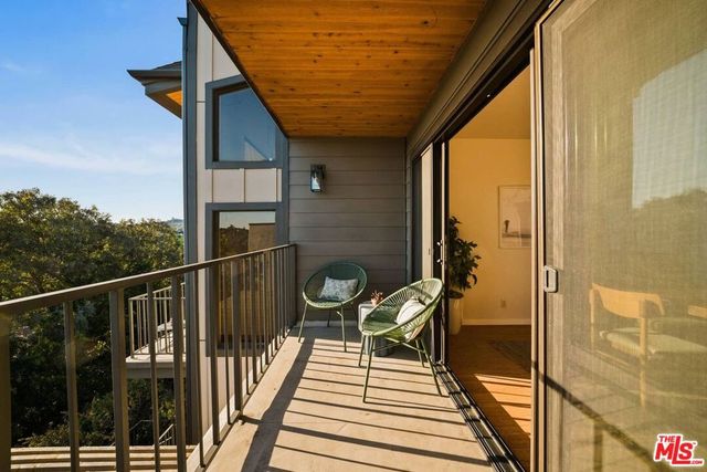 2485 Lindsay Lane, Los Angeles, CA 90039