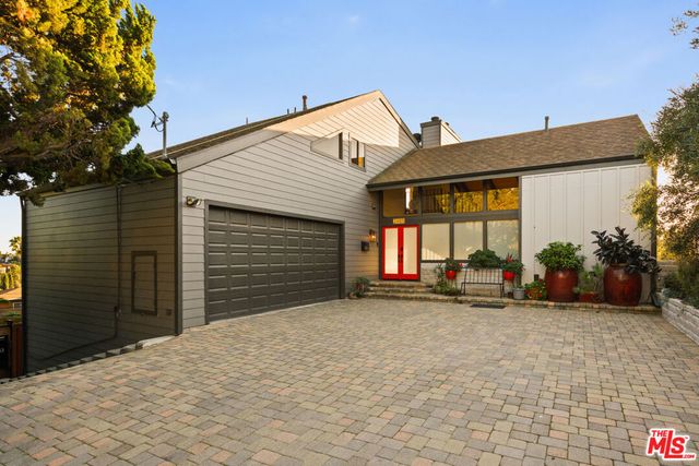 2485 Lindsay Lane, Los Angeles, CA 90039
