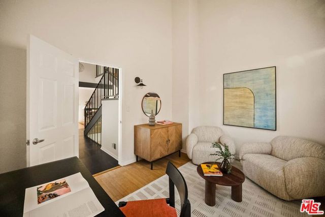 2485 Lindsay Lane, Los Angeles, CA 90039