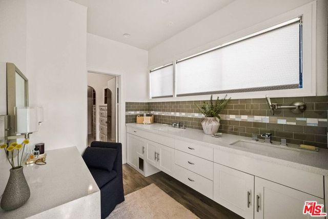 2485 Lindsay Lane, Los Angeles, CA 90039