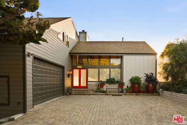 2485 Lindsay Lane, Los Angeles, CA 90039