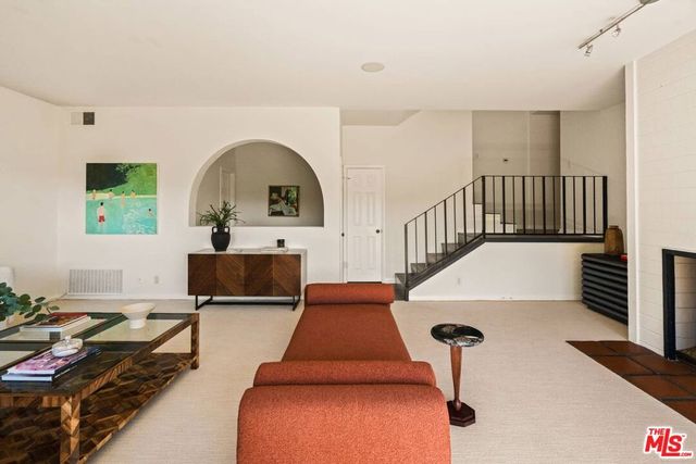 2485 Lindsay Lane, Los Angeles, CA 90039