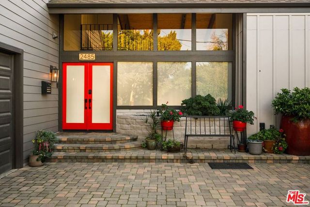 2485 Lindsay Lane, Los Angeles, CA 90039