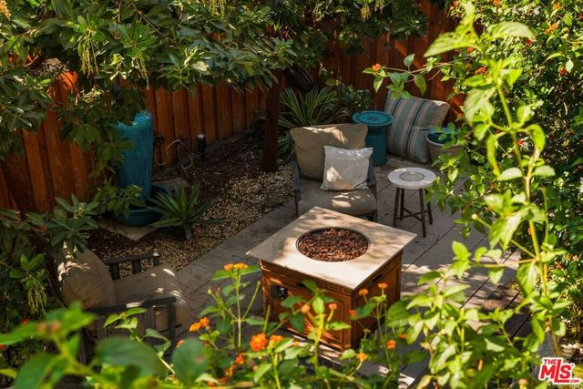 2485 Lindsay Lane, Los Angeles, CA 90039